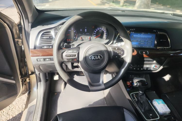Used Kia K4 2014 1.8L Automatic GLS Steering Wheel