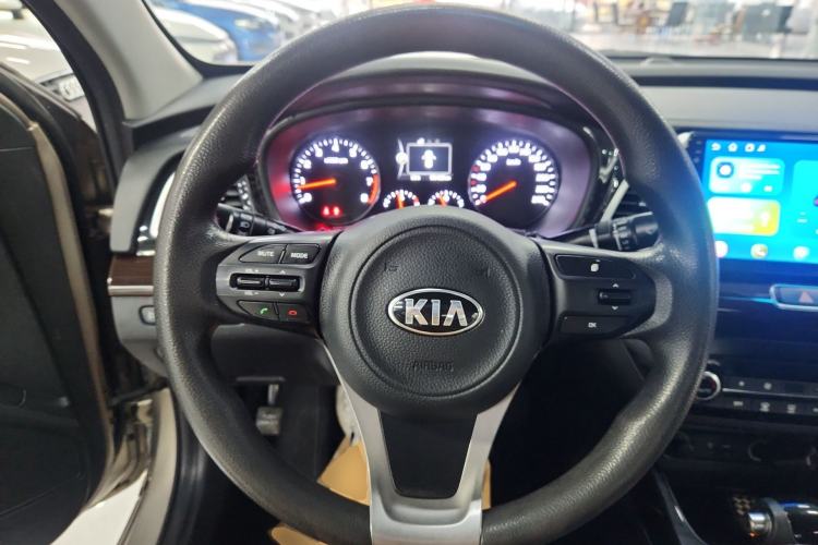 Used Kia K4 2014 1.8L Automatic GLS Steering Wheel