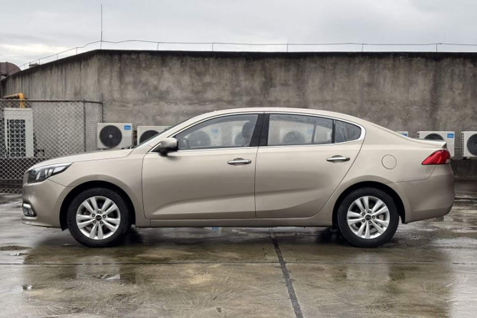 Used Kia K4 2014 1.8L Automatic GLS Exterior 6