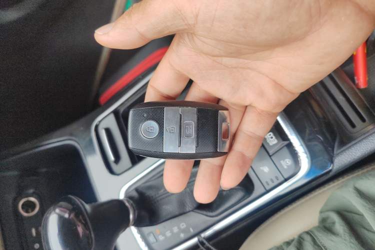 Used Kia K4 2014 1.8L Automatic LUX Interior 1