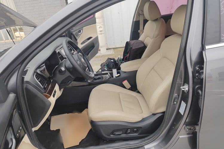 Used Kia K4 2014 1.8L Automatic LUX Left Front Seat