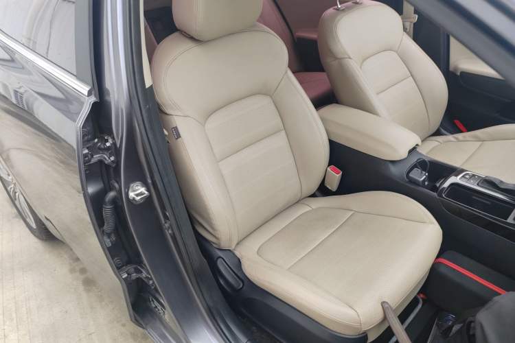 Used Kia K4 2014 1.8L Automatic LUX Right Front Seat