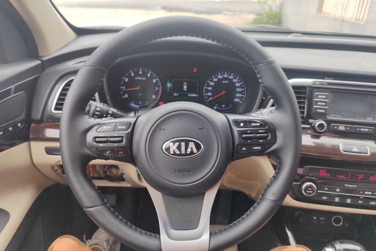 Used Kia K4 2014 1.8L Automatic LUX Steering Wheel
