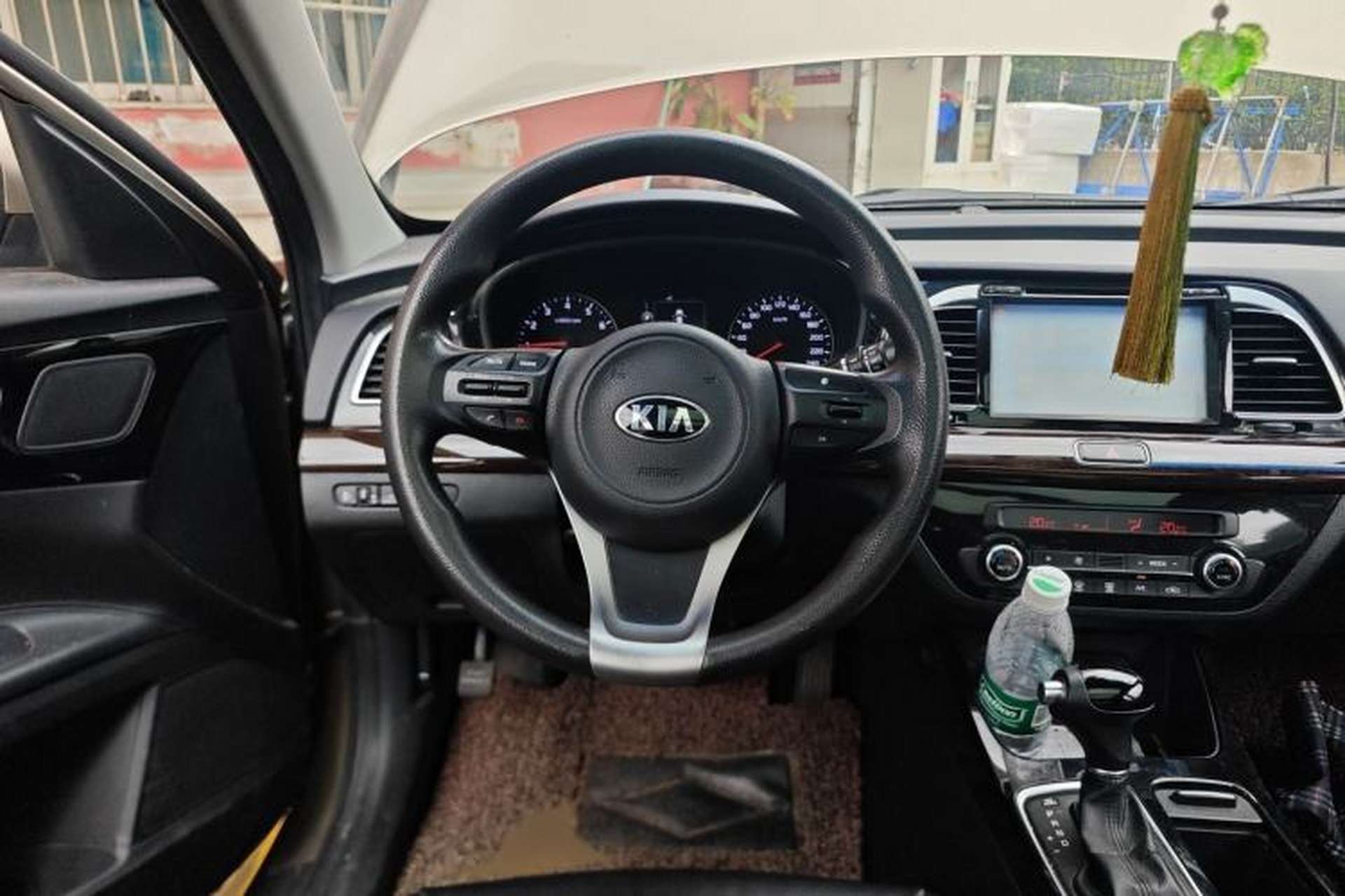 Used Kia K4 2014 1.8L Automatic GLS Steering Wheel