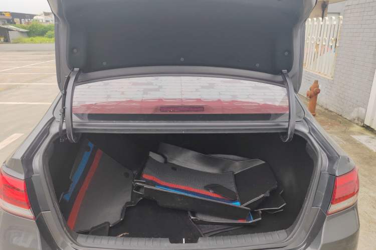 Used Kia K4 2014 1.8L Automatic LUX Trunk