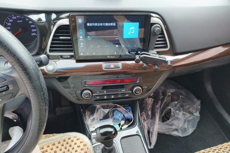 Used Kia K4 2014 1.8L Automatic GLS Audio And AC Panel