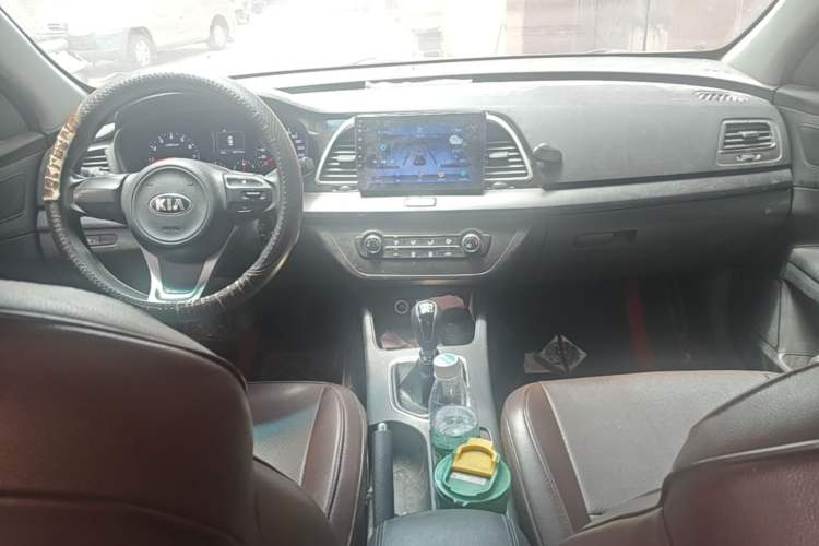 Used Kia K4 2014 1.8L Manual GL Center Console