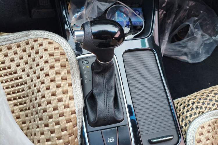 Used Kia K4 2014 1.8L Automatic GLS Gear Lever