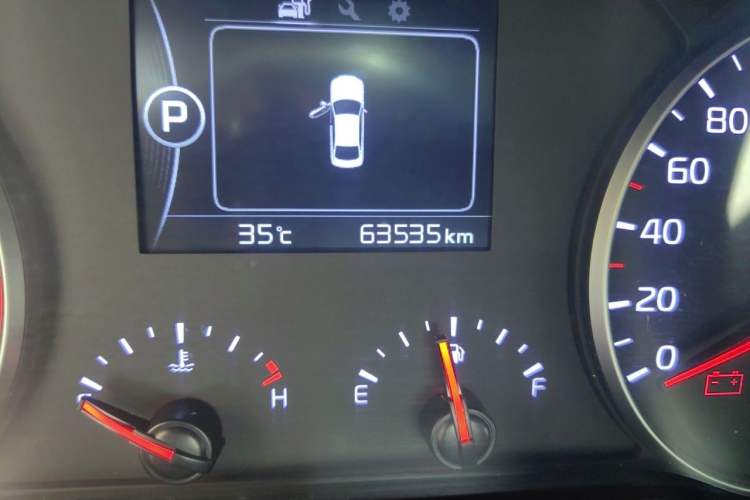Used Kia K4 2014 1.8L Automatic GL Odometer Close Up