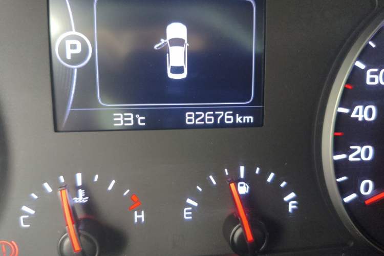 Used Kia K4 2014 1.8L Automatic GLS Odometer Close Up