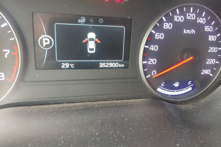 Used Kia K4 2014 1.8L Automatic DLX Odometer Close Up