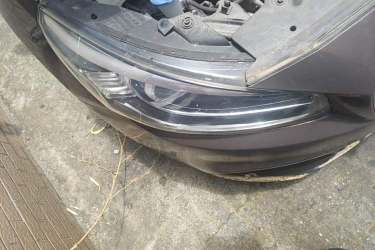Used Kia K4 2014 1.8L Manual GL Right Front Headlight