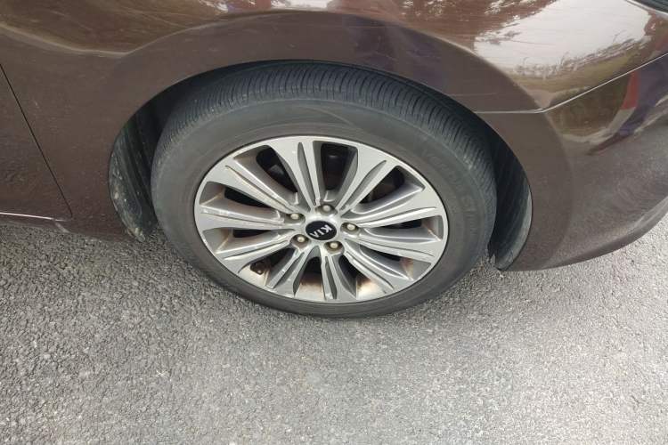 Used Kia K4 2014 1.8L Automatic DLX Right Front Wheel Hub