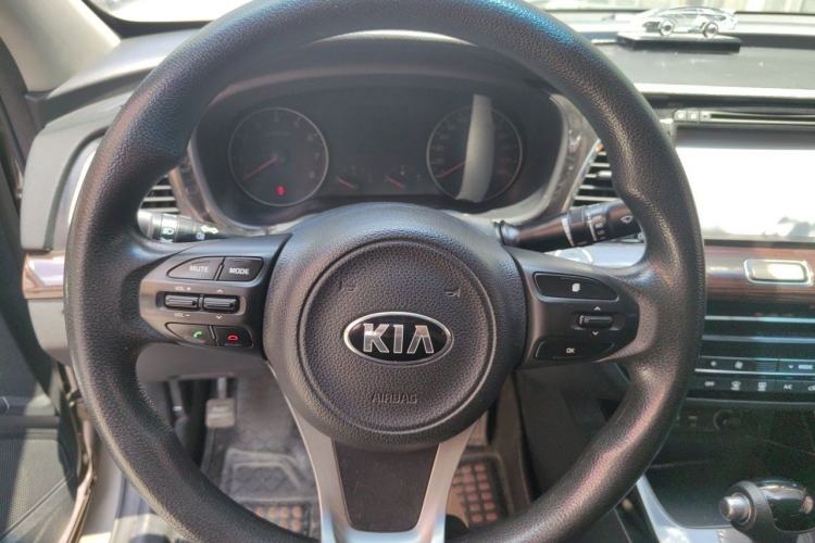 Used Kia K4 2014 1.8L Automatic GL Steering Wheel