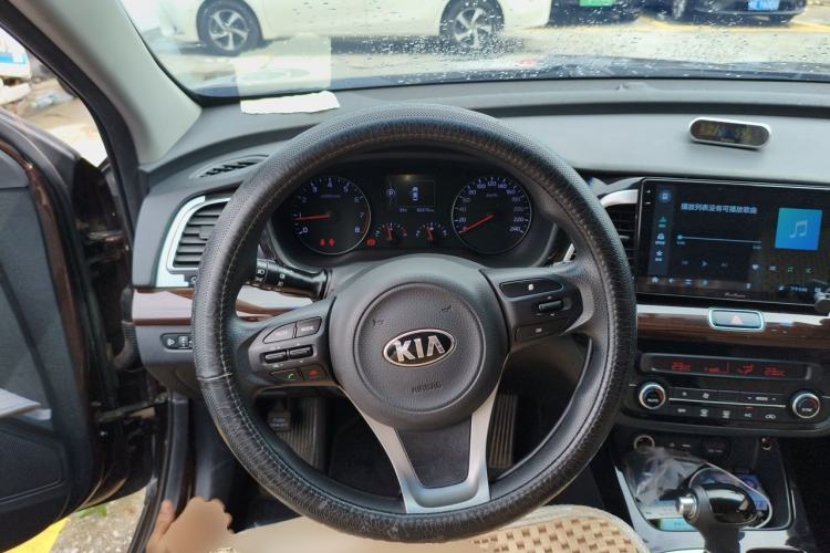 Used Kia K4 2014 1.8L Automatic GLS Steering Wheel