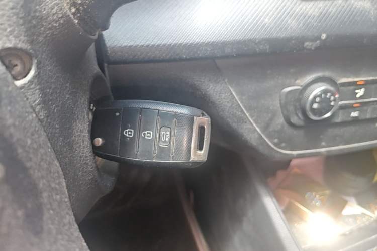 Used Kia K4 2014 1.8L Manual GL Vehicle Key