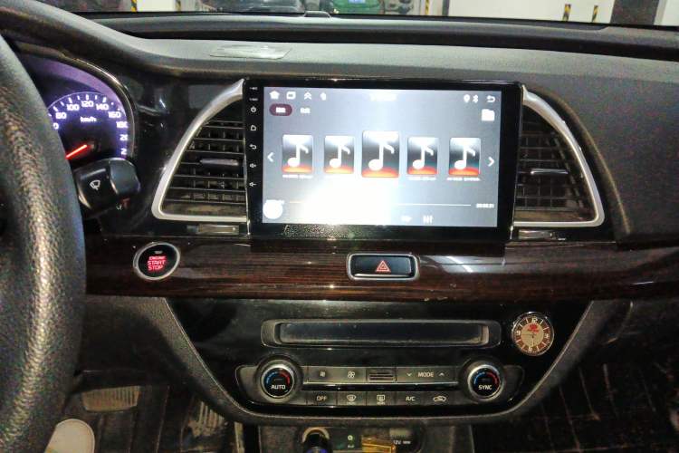 Used Kia K4 2014 1.8L Automatic GLS Audio And AC Panel