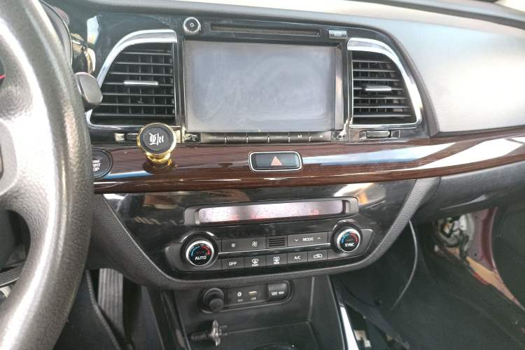 Used Kia K4 2014 1.8L Automatic GLS Audio And AC Panel