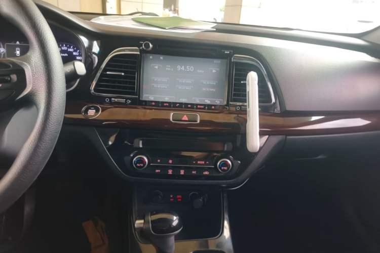 Used Kia K4 2014 1.8L Automatic GLS Audio And AC Panel