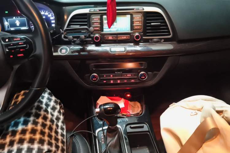 Used Kia K4 2014 1.8L Automatic DLX Audio And AC Panel