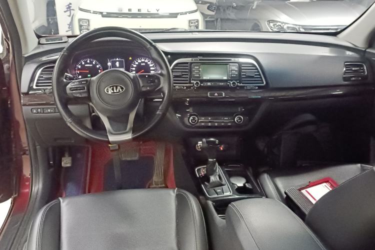 Used Kia K4 2014 1.8L Automatic GLS Center Console
