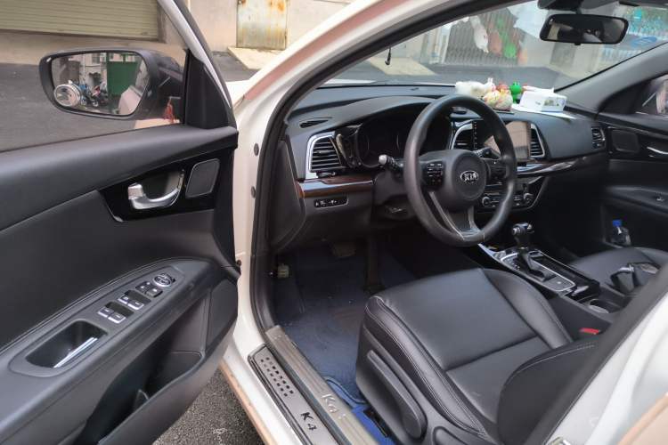 Used Kia K4 2014 1.8L Automatic GLS Driver Seat