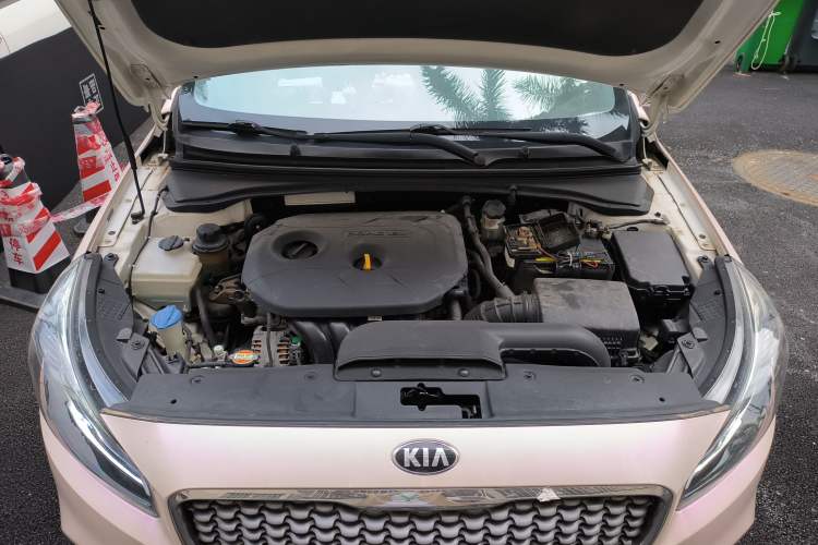 Used Kia K4 2014 1.8L Automatic GLS Engine Bay
