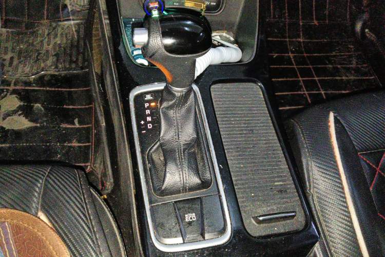 Used Kia K4 2014 1.8L Automatic GLS Gear Lever