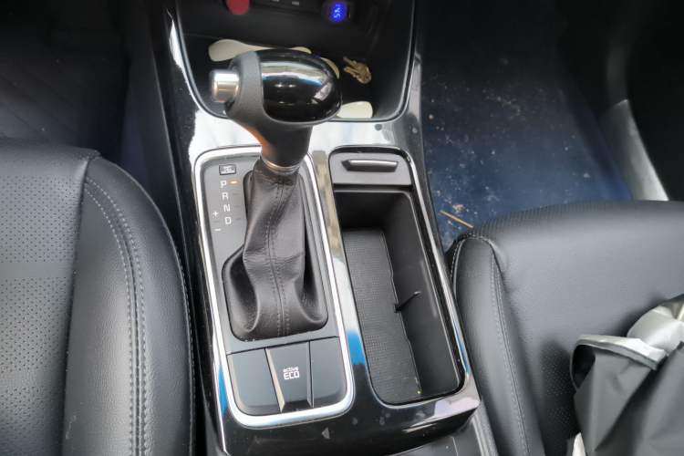 Used Kia K4 2014 1.8L Automatic GLS Gear Lever