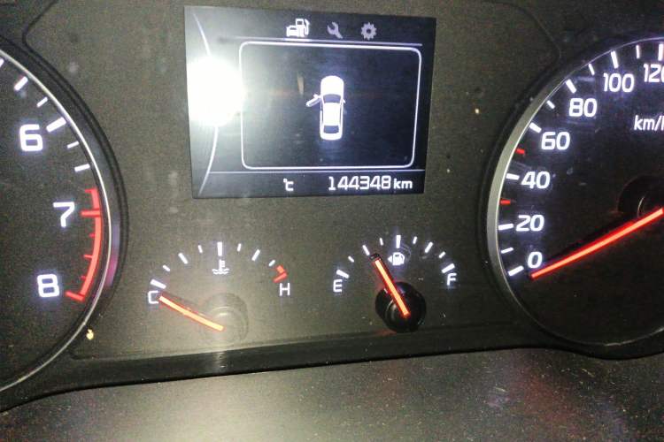 Used Kia K4 2014 1.8L Automatic GLS Odometer Close Up