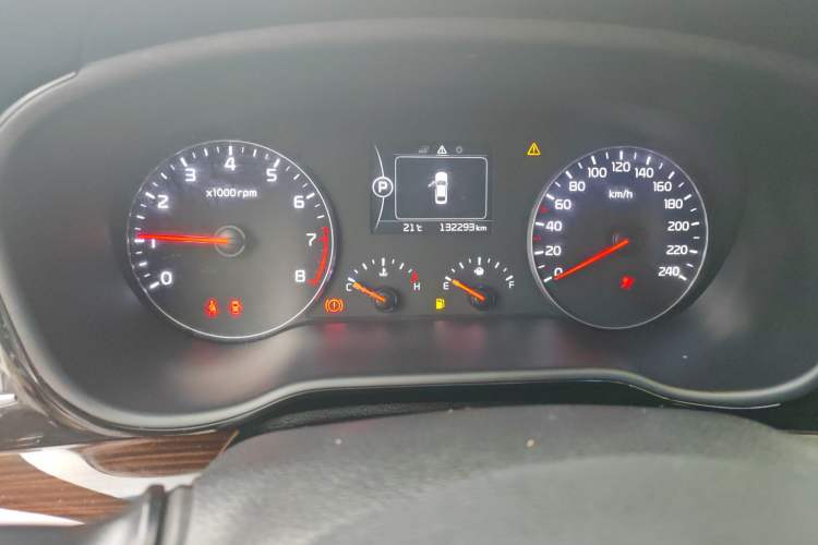 Used Kia K4 2014 1.8L Automatic GLS Odometer Close Up