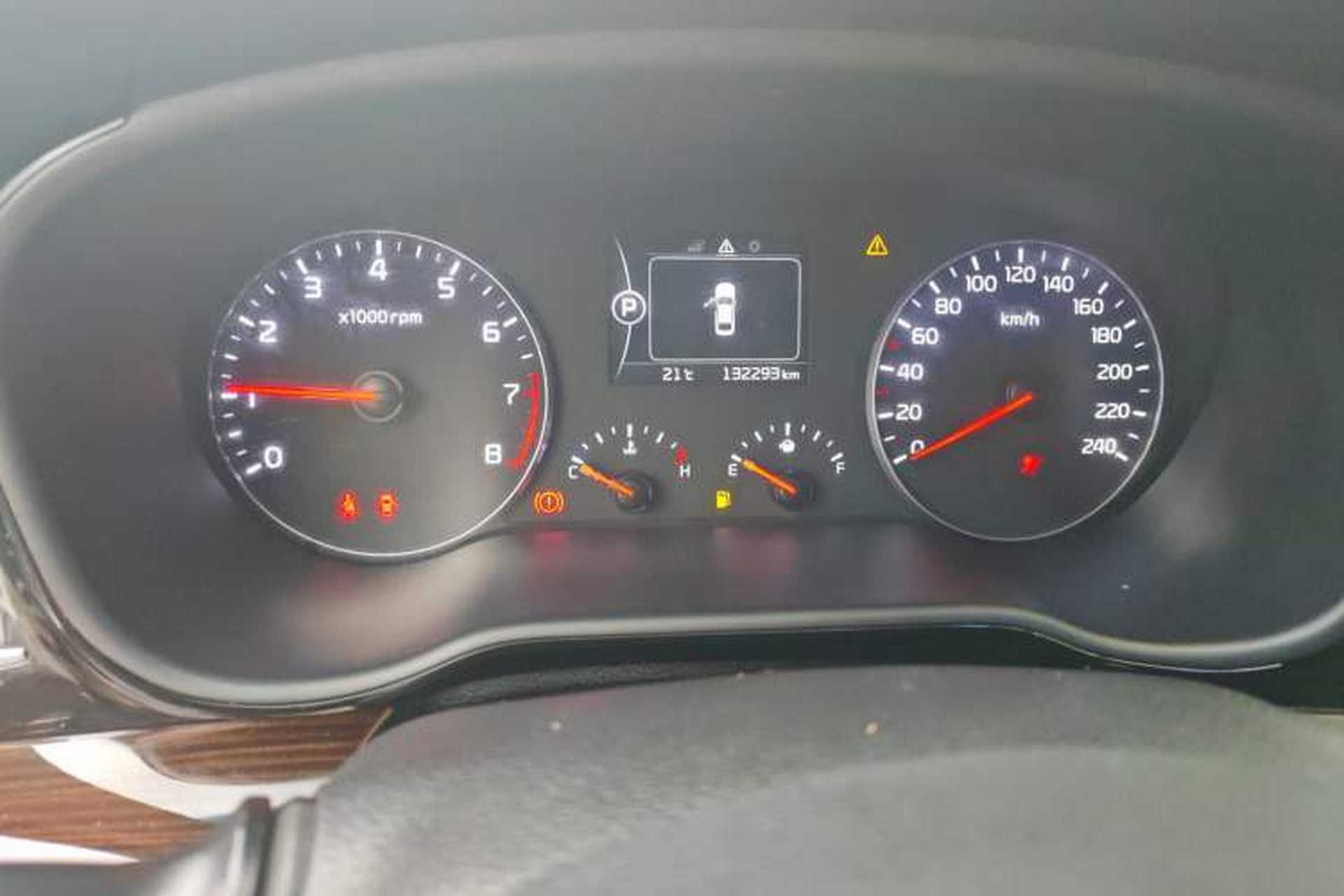 Used Kia K4 2014 1.8L Automatic GLS Odometer Close Up