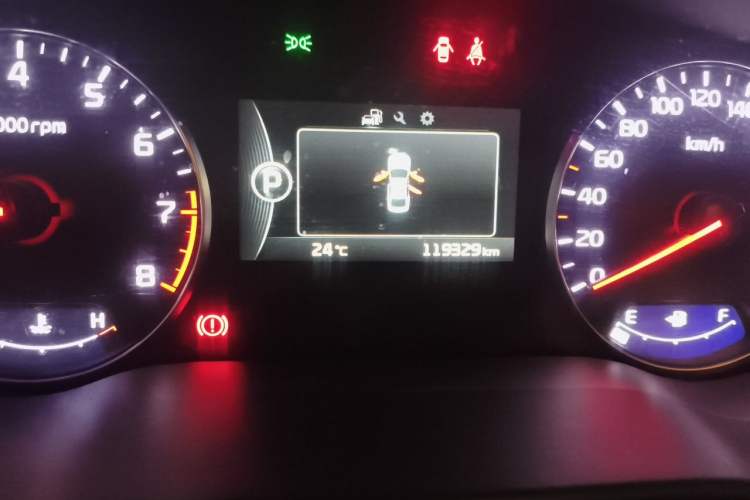 Used Kia K4 2014 1.8L Automatic DLX Odometer Close Up