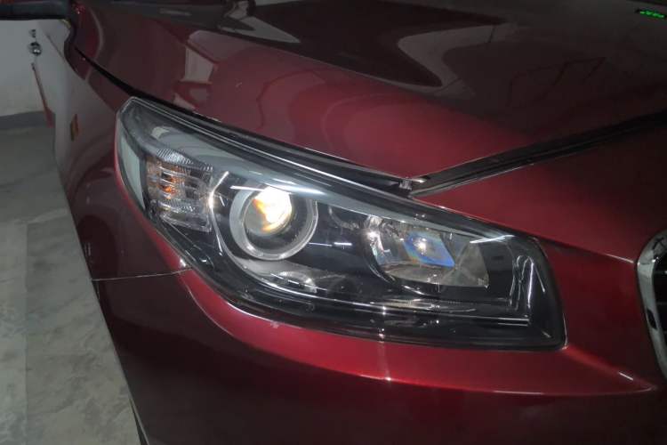 Used Kia K4 2014 1.8L Automatic DLX Right Front Headlight