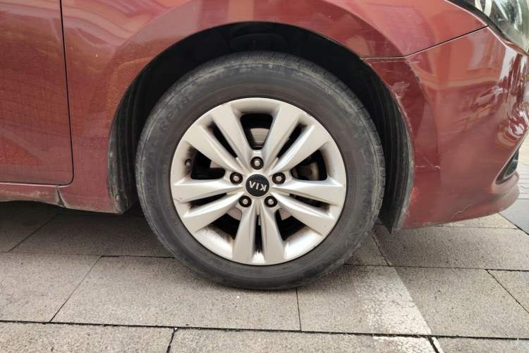 Used Kia K4 2014 1.8L Automatic GL Right Front Wheel Hub