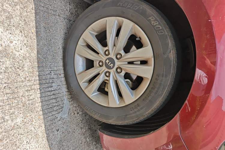 Used Kia K4 2014 1.8L Automatic GLS Right Front Wheel Hub