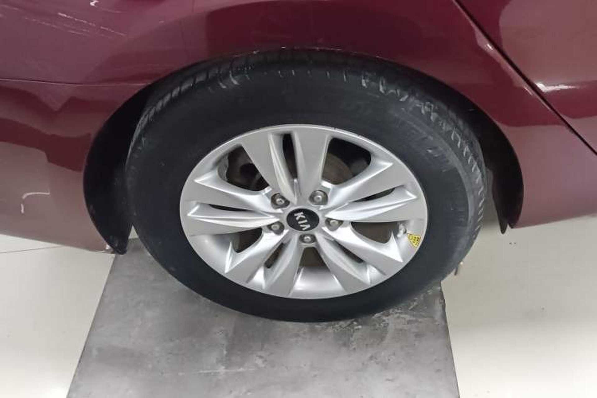 Used Kia K4 2014 1.8L Automatic GLS Right Rear Wheel Hub