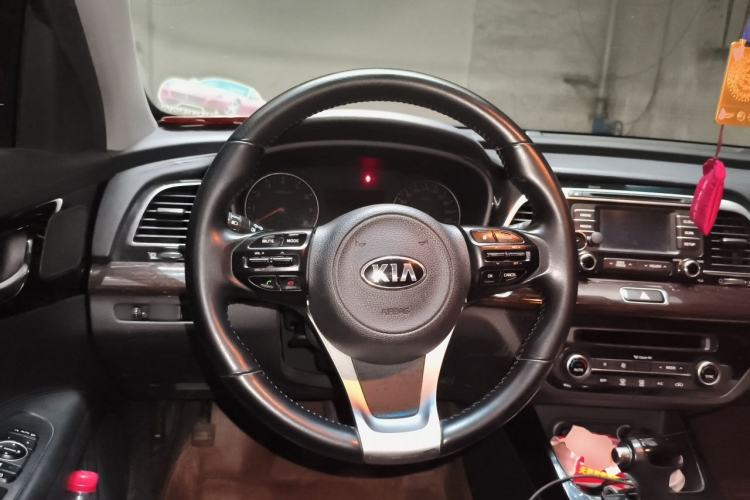 Used Kia K4 2014 1.8L Automatic DLX Steering Wheel