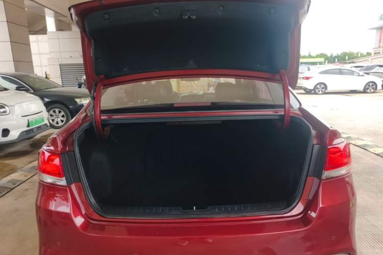 Used Kia K4 2014 1.8L Automatic GLS Trunk