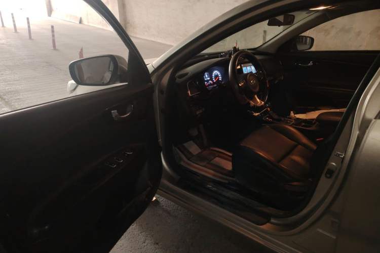 Used Kia K4 2014 1.8L Automatic GLS Driver Seat