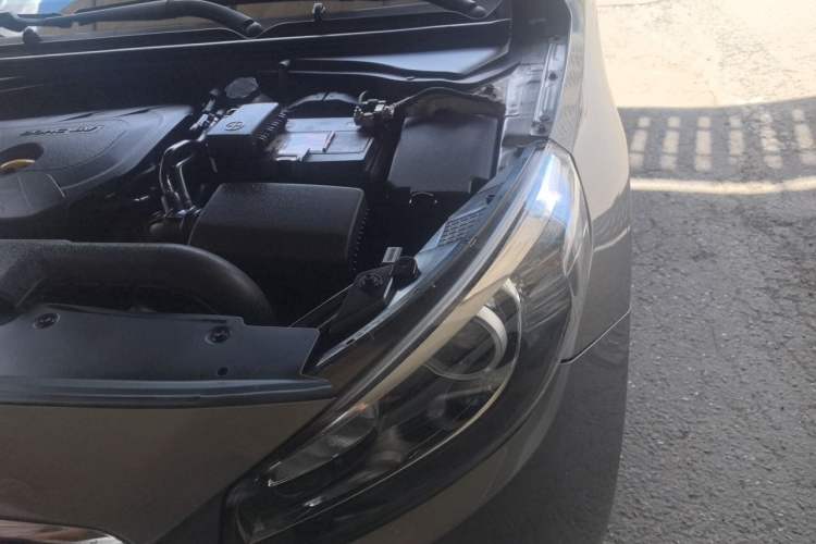 Used Kia K4 2014 1.8L Automatic GLS Engine Bay Left