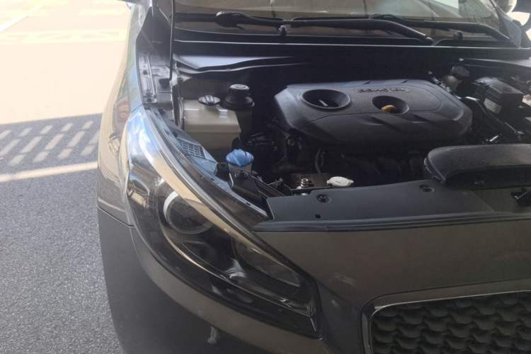 Used Kia K4 2014 1.8L Automatic GLS Engine Bay Right