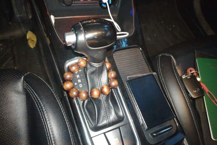 Used Kia K4 2014 1.8L Automatic LUX Gear Lever