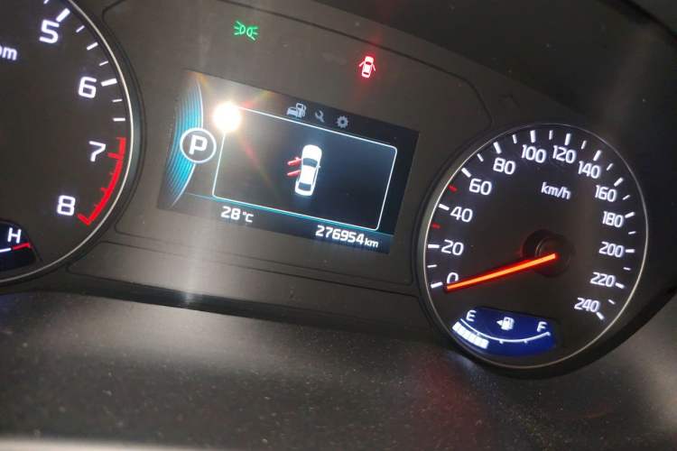 Used Kia K4 2014 1.8L Automatic LUX Odometer Close Up
