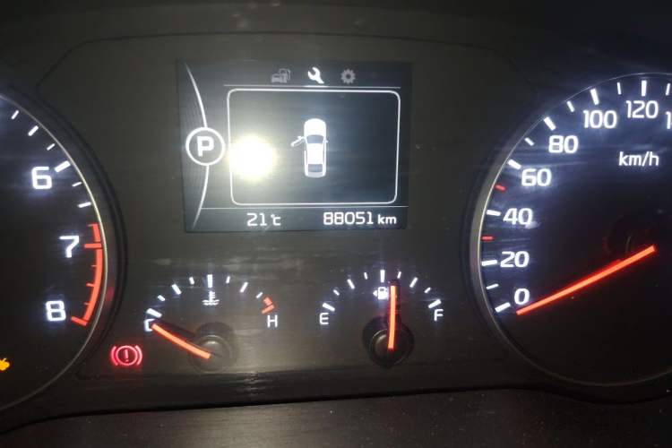 Used Kia K4 2014 1.8L Automatic GLS Odometer Close Up