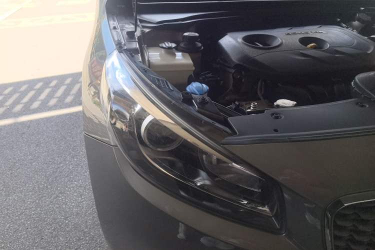 Used Kia K4 2014 1.8L Automatic GLS Right Front Headlight