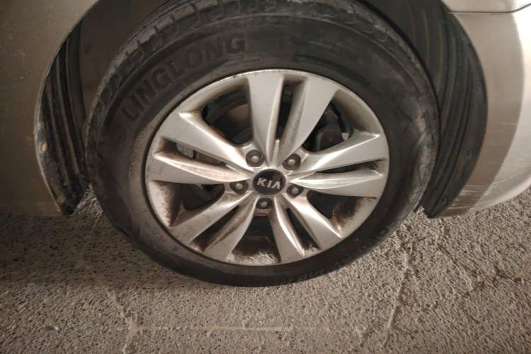 Used Kia K4 2014 1.8L Automatic GLS Right Front Wheel Hub