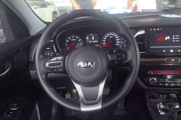 Used Kia K4 2014 1.8L Automatic GLS Steering Wheel