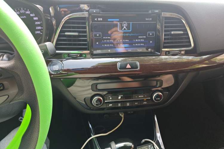 Used Kia K4 2014 1.8L Automatic GLS Audio And AC Panel