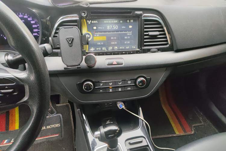 Used Kia K4 2014 1.8L Automatic GL Audio And AC Panel